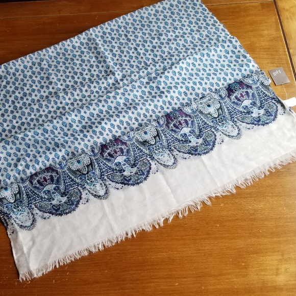 J.Jill Light Mosaic Scarf - cream, blues & a hint of maroon - Picture 2 of 8